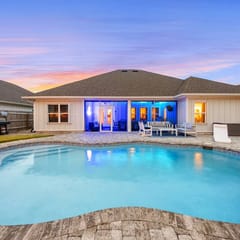 5BR|Salt Pool, Fire Pit, Game/Movie Rm* Sleeps 15
