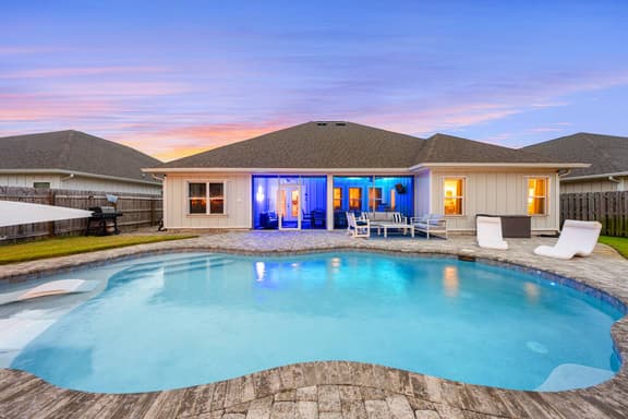 5BR|Salt Pool, Fire Pit, Game/Movie Rm* Sleeps 15